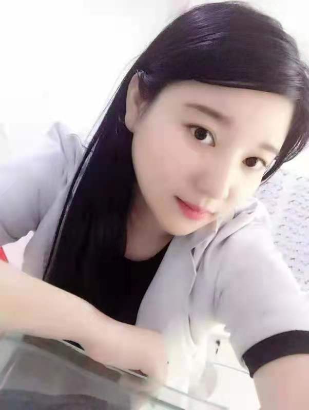 高素质高个子，中华女子学院毕业的大学生美女