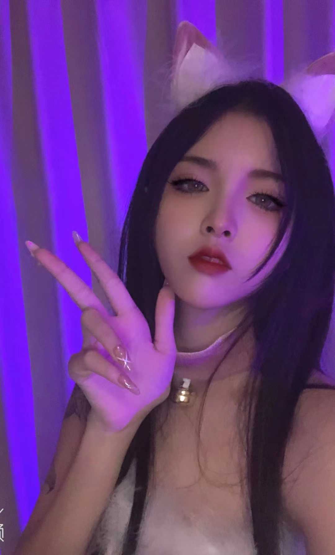 她朋友圈的一句夜无聊，我真榨干了自己