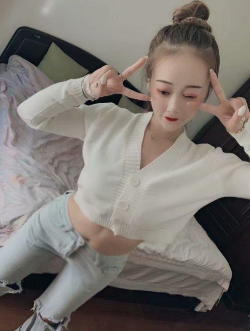 第二次光顾噗呲冒水的兼职妹子，一脸清纯，内心狂荡